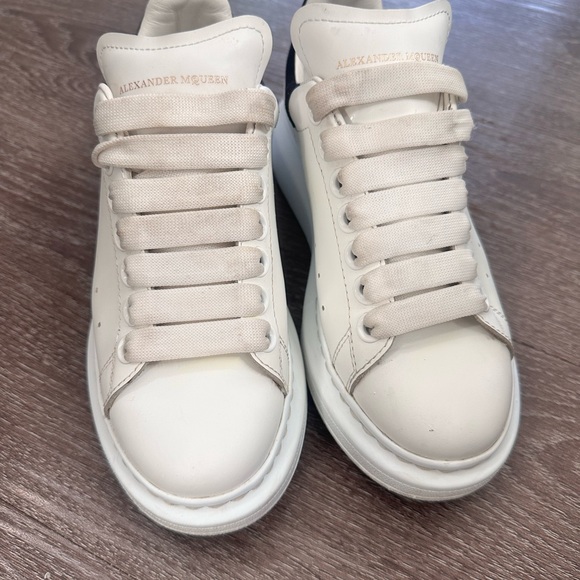 Alexander McQueen Oversized Sneakers - Picture 2 of 5